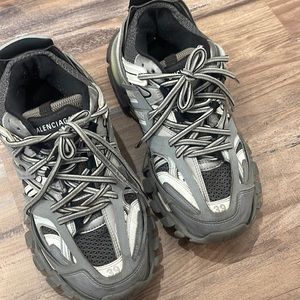 Used balenciaga sneakers grey size 39, can be washed